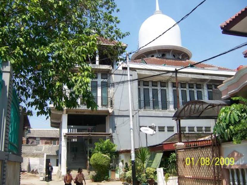 Foto adalah Masjid Al-Mubarok/TQN Center yang merupakan kantor LDTQN Ponpes Suryalaya Jakarta yang berlokasi di Rawamangun, Jakarta Timur.