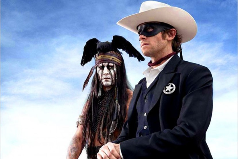 Foto adegan Armie Hammer sebagai Lone Ranger dan Johnny Depp sebagai Tonto