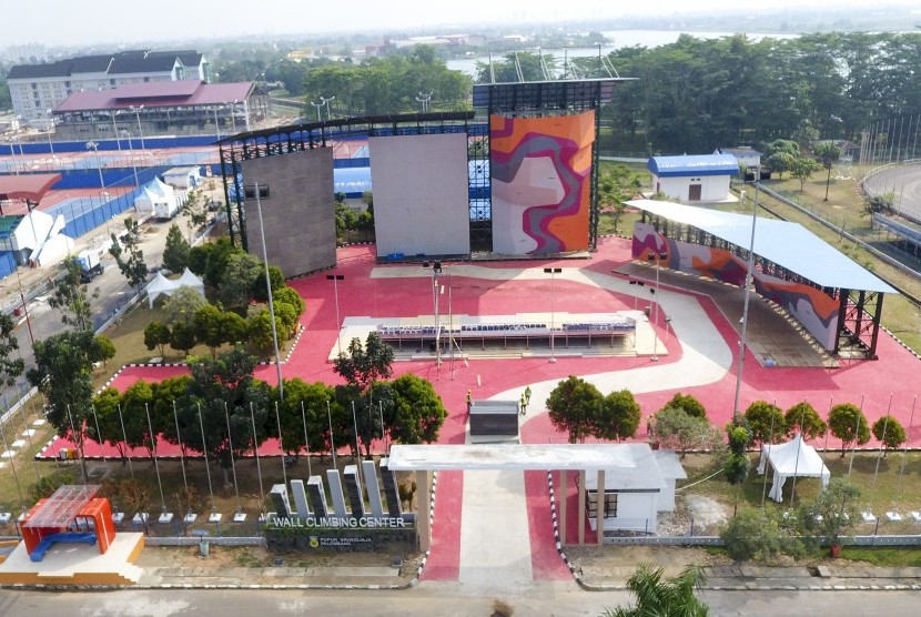 Foto aerial arena Panjat Tebing di kawasan Jakabaring Sport City (JSC) Palembang, Sumatra Selatan, Jumat (27/7).