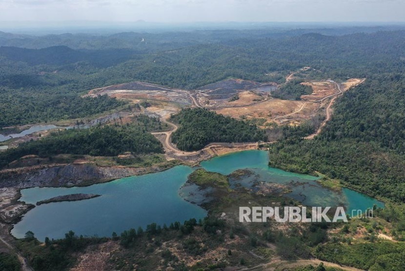Foto aerial bekas tambang batu bara di kawasan ibu kota negara baru, Kecamatan Samboja, Kutai Kartanegara, Kalimantan Timur.