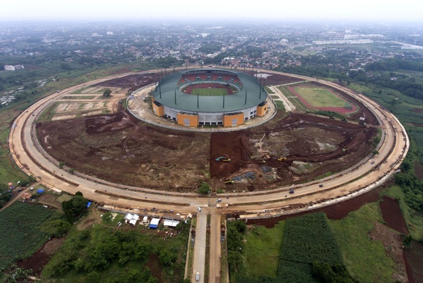 Foto aerial kompleks Stadion Pakansari, Cibinong, Kabupaten Bogor, Jabar, Rabu (31/8). 