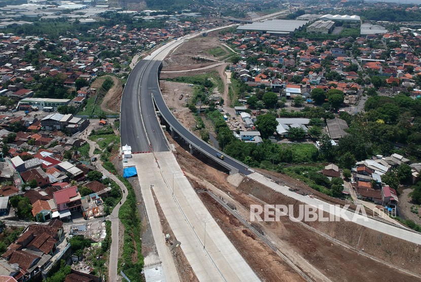 Pasang Jembatan Kedawung, Tol Semarang-Batang tak Ditutup (ilustrasi).