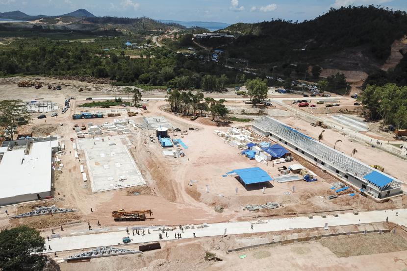 Foto aerial progres pembangunan rumah sakit khusus Corona (COVID-19) di Pulau Galang, Batam, Kepulauan Riau, akhir bulan Maret.