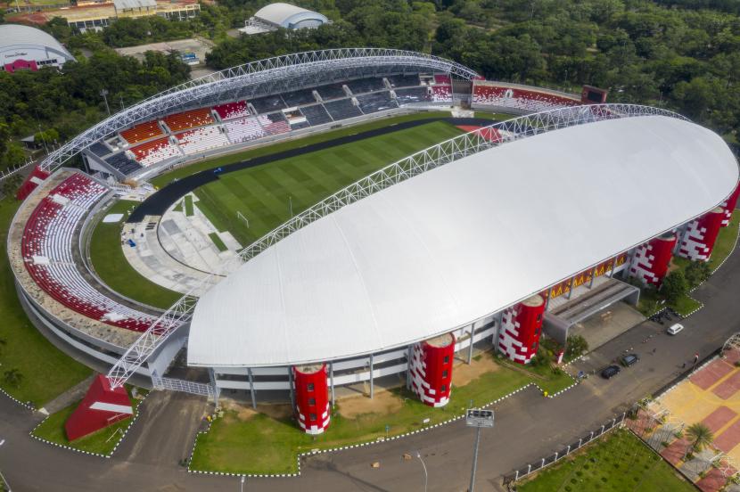 Foto aerial renovasi Stadion Gelora Sriwijaya Jakabaring (GSJ) yang diperuntukkan untuk venue Piala Dunia U20.