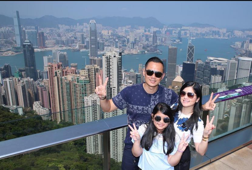 Foto Agus Harimurti Yudhoyono (AHY) bersama keluarga di Hong Kong pada 2018, diunggah warganet dengan tudingan di AS tahun 2021.