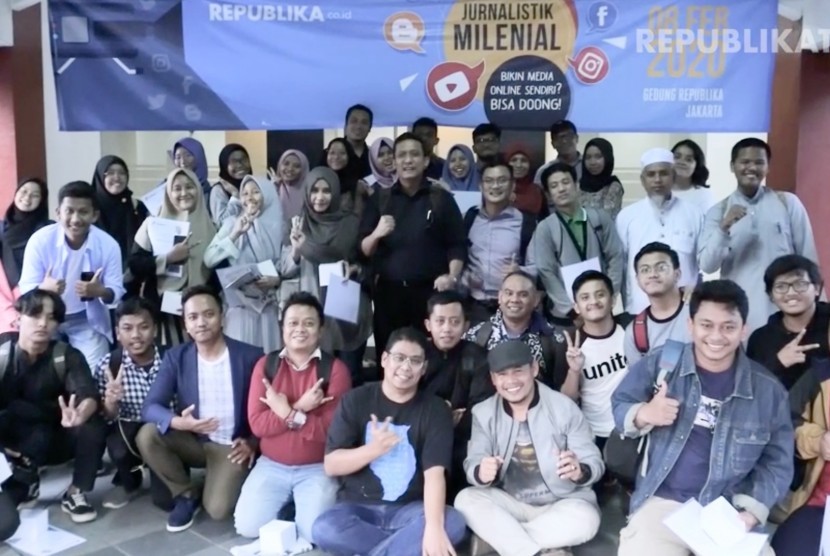 Foto bersama peserta dan pemateri pelatihan jurnalistik milenial Republika.co.id.