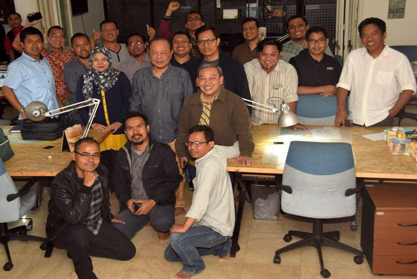 Foto bersama usai rapat pendirian AMSI di kantor Tirto.id