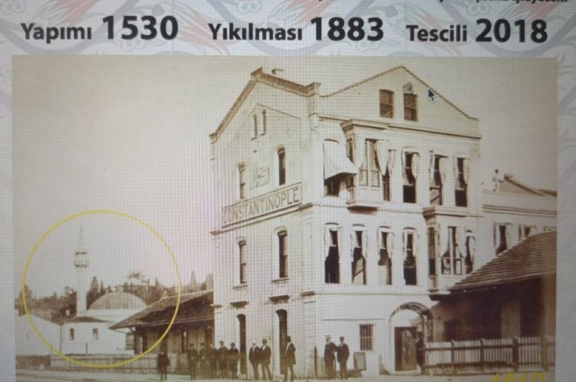 Foto bersejarah yang menunjukkan Masjid Daya Hatun yang rencananya akan dibangun kembali setelah dihancurkan pada 1883 di Istanbul, Turki.