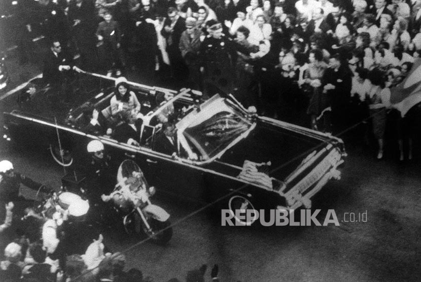  Foto detik-detik penembakan presiden AS John F Kennedy pada 1963.