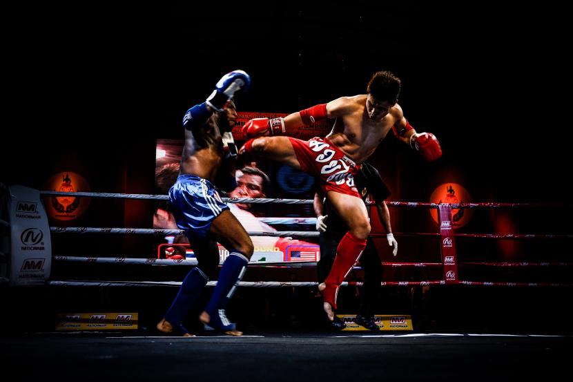 Pertandingan Thai Boxing sempat terhenti tiga bulan akibat Covid-19 (Foto: ilustrasi pertandingan Thai Boxing)