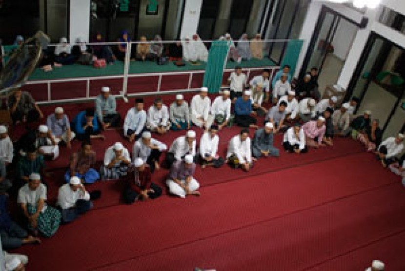 Foto Jamaah Masjid Nurul Hidayah, Arcamanik Bandung