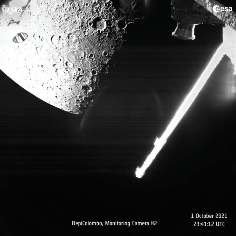 Foto permukaan Merkurius yang diambil BepiColombo.