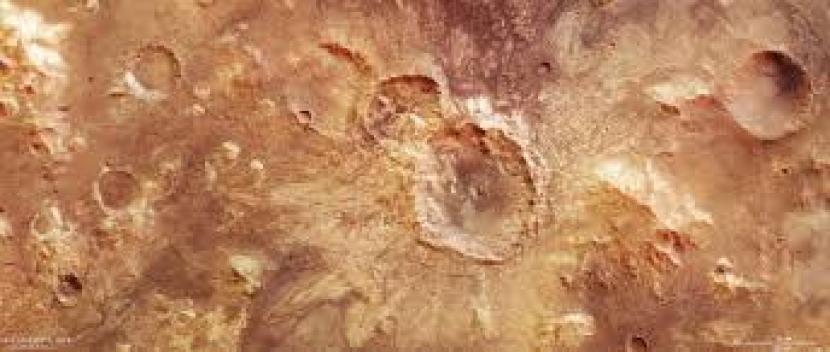 Foto permukaan salah satu bagian sebelah utara kawah hellas planitia.