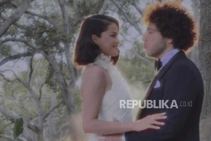 Foto pernikahan Selena Gomez dan Benny Blanco. 