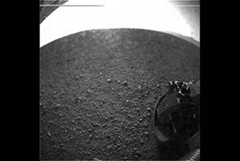 Foto pertama Curiosity