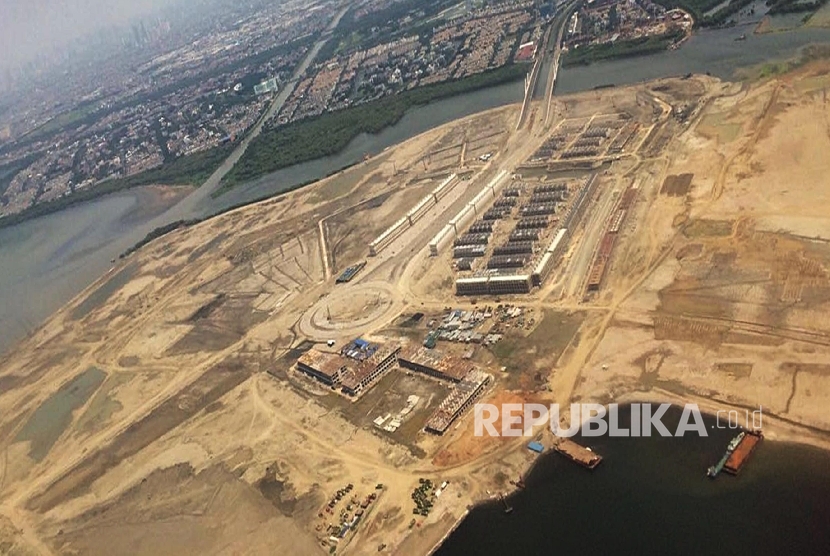 Jakarta bay reclamation project. The photograph of reclaimed islet was taken on April 3, 2016.