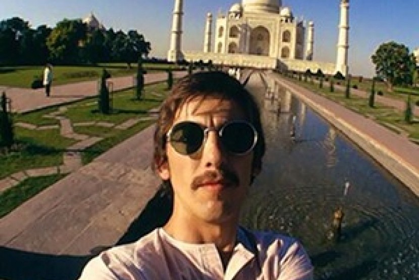 Foto selfie George Harrison di Taj Mahal, India