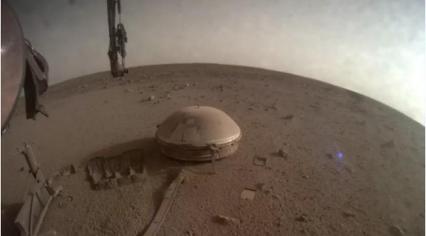 Foto terakhir pendarat InSight dari Mars.