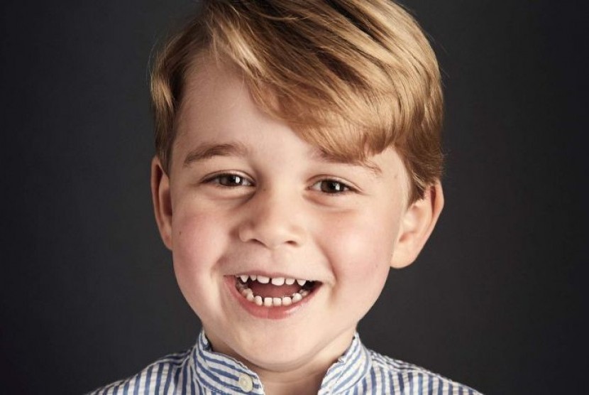 Foto terbaru Pangeran George yang dirilis untuk memperingati ulang tahun keempat.