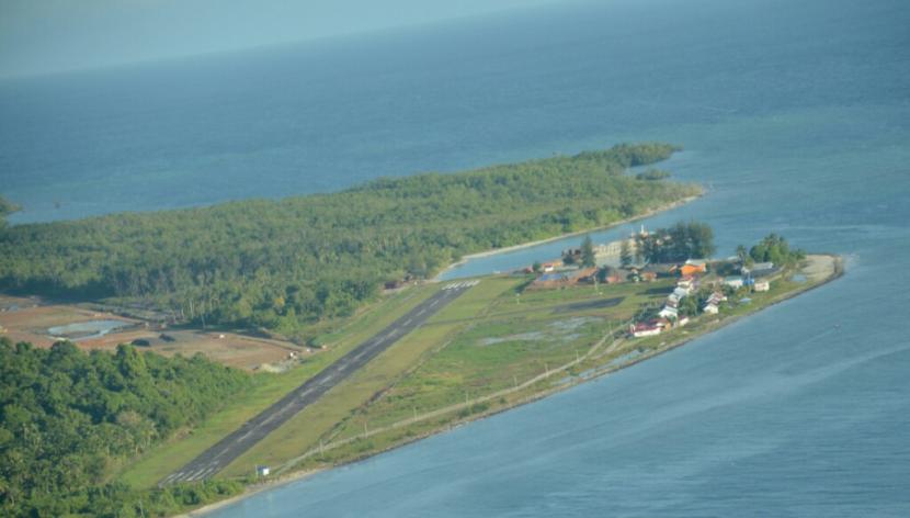 Foto udara Bandara Mentawai yang saat masa pembangunan. Lion Group, Citilink, dan Pelita Air diajak untuk buka rute penerbangan dari dan ke Kepulauan Mentawai.