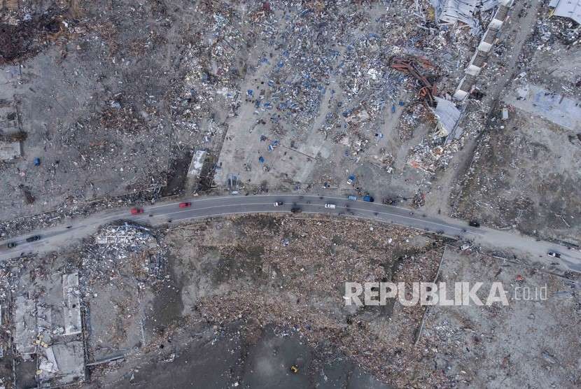 Aerial view of damaged caused by earthquake and tsunami that hit Tondo, Palu, Central Sulawesi, Wednesday (Oct 3). 