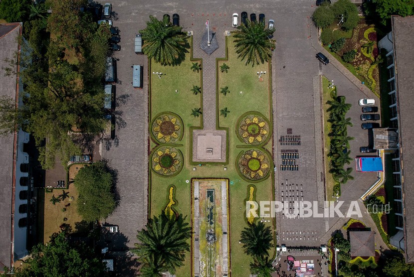 Foto udara halaman pusat pemerintahan Provinsi Jawa Barat di Gedung Sate, Bandung, Jawa Barat, Kamis (5/9/2019).