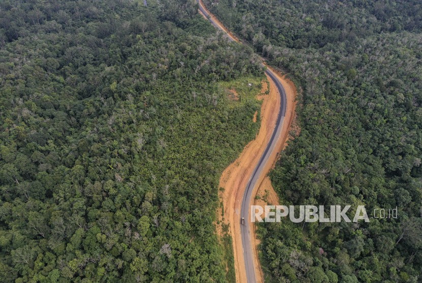 Foto udara kawasan Bukit Nyuling, Gunung Mas, Kalimantan Tengah. Pemkab Gunung Mas memanfaarkan potensi alam untuk dijadikan kawasan pariwisata.