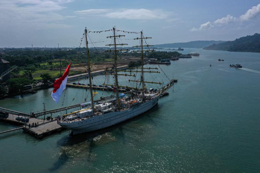 Foto udara KRI Bima Suci tiba di Pelabuhan Tanjung Intan Cilacap, Jawa Tengah. ilustrasi