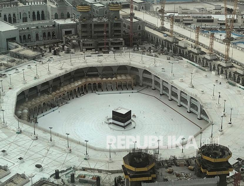 Sambil Menunggu Arab Saudi, Kemenag Persiapkan Umroh. Foto udara  Masjidil Haram di Makkah, Arab Saudi, Senin, (27/7/2020).