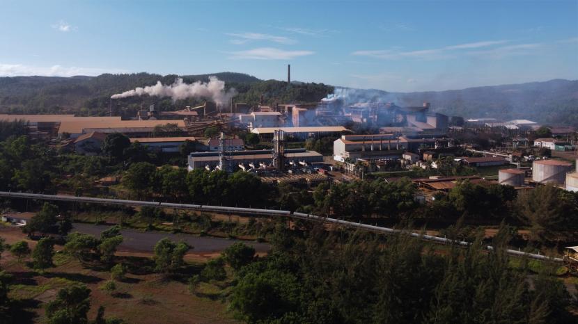 Foto udara pabrik pengolahan nikel milik PT Aneka Tambang Tbk, (ilustrasi). Pembangunan Pabrik Feronikel PT Aneka Tambang Tbk (Antam) di Maluku Utara akan segera beroperasi pada tahun ini. 