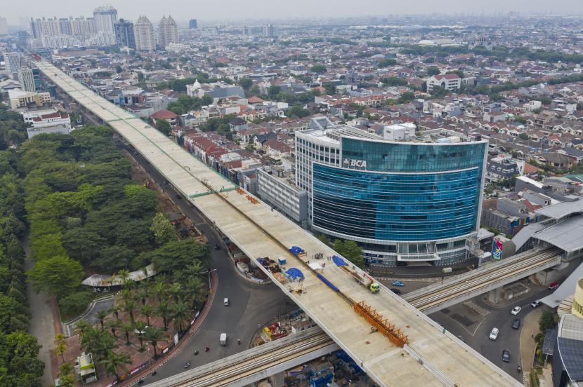 Kementerian Pekerjaan Umum dan Perumahan Rakyat (PUPR) memastikan Tol layang Jakarta-Cikampek akan segera bertarif. 