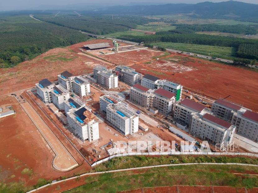 Foto udara pembangunan rusunawa pekerja industri Batang I di Kawasan Industri Terpadu Batang (KITB) di Kabupaten Batang, Jawa Tengah, Kamis (31/3/2022). 
