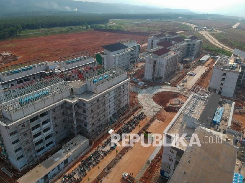 Foto udara pembangunan rusunawa pekerja industri Batang I di Kawasan Industri Terpadu Batang (KITB) di Kabupaten Batang, Jawa Tengah.