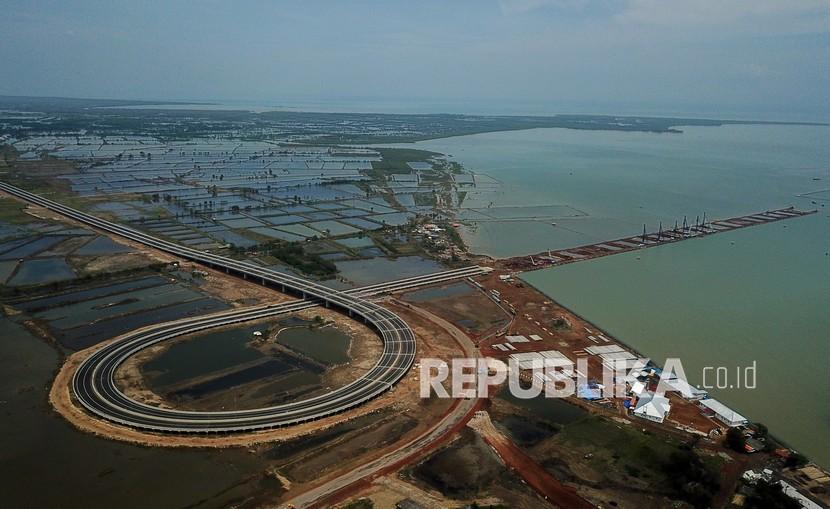 Foto udara proyek pembangunan Pelabuhan Patimban, Kabupaten Subang, Jawa Barat (ilustrasi). Pelabuhan Patimban akan jadi jantung pertumbuhan kawasan Metropolitan Rebana.