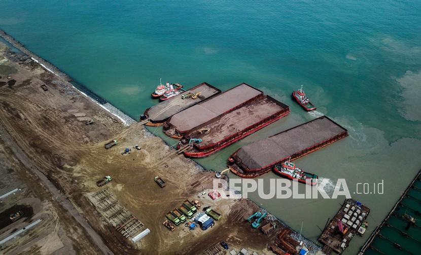 Foto udara proyek pembangunan Pelabuhan Patimban, Kabupaten Subang, Jawa Barat. (ilustrasi)