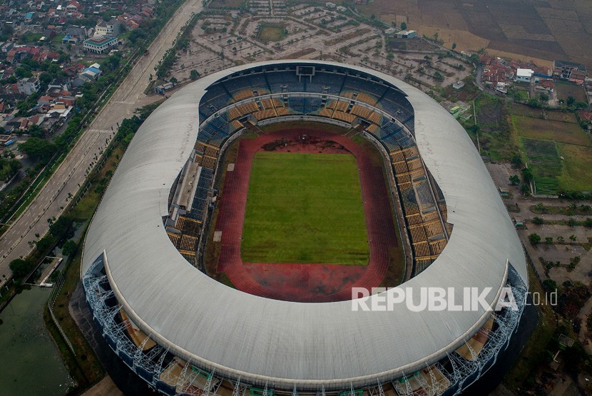 Foto udara Stadion Gelora Bandung Lautan Api (GBLA) di Gedebage, Bandung, Jawa Barat, Senin (4/11/2019).