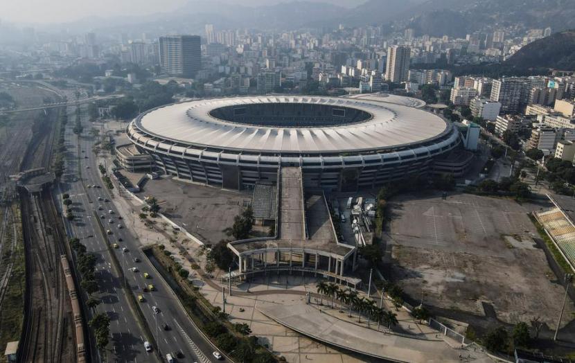 Foto udara Stadion Maracana di Rio de Janeiro, Brazil, Jumat (9/7). Laga final Copa America 2021, Argentina vs Brazil akan digelar di stadion ini pada Ahad (11/7) pagi WIB.