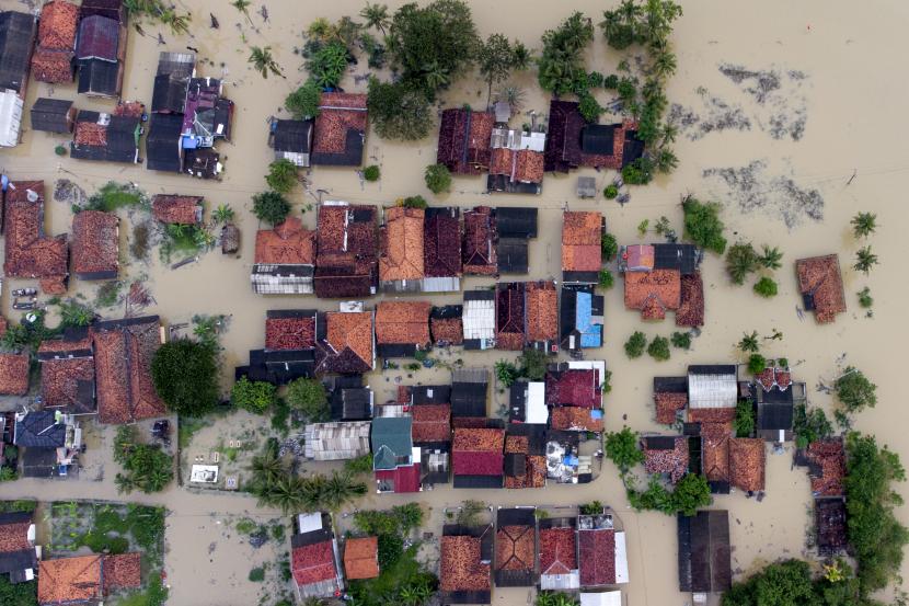 Banjir Karawang (ilustrasi). Hujan mengguyur sejumlah wilayah di Kabupaten Karawang 