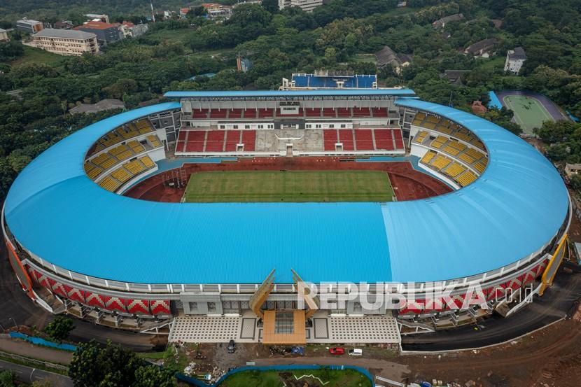 Foto udara suasana Stadion Jatidiri Semarang di Karangrejo, Semarang, Jawa Tengah, Selasa (18/1/2022).
