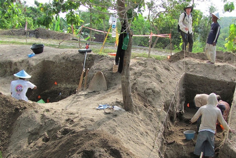 Foto yang diambil tahun 2010 saat eskavasi fosil Homo Erectus di Ngandang, Jawa, Indonesia.