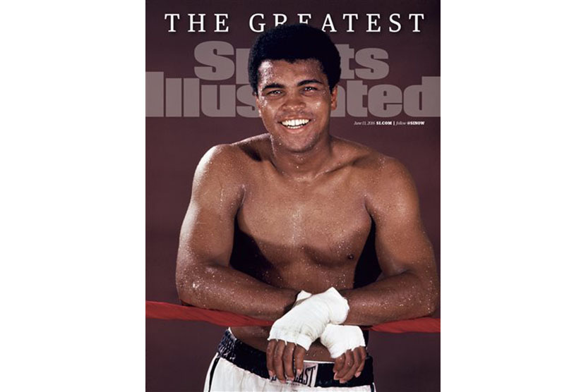 Foto yang diberikan Sports Illustrated pada Sabtu (4/6), menunjukkan kover terbaru mengenang petinju sepanjang masa Muhammad Ali. Foto tersebut diambil pada 9 Oktober 1970 saat Ali berlatih di Miami Beach.
