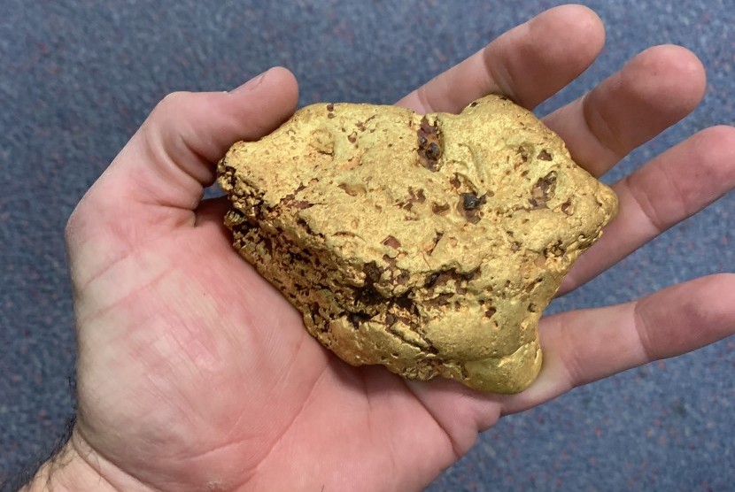 Foto yang dilansir Finders Keepers Gold Prospecting Kalgoorlie pada 20 Mei 2019 memperlihatkan nugget emas seberat 1,4 kg.