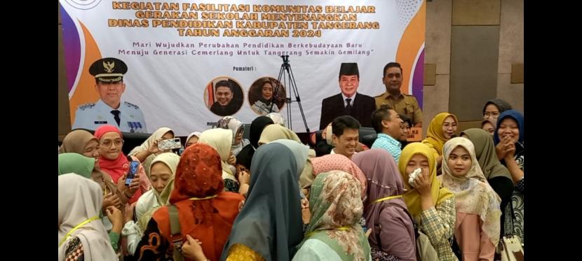 Founder Gerakan Sekolah Menyenangkan (GSM) Muhammad Nur Rizal saat mengisi workshop dengan tema Mari Wujudkan Perubahan Pendidikan Berkebudayaan Baru Menuju Generasi Cemerlang melalui Gerakan Sekolah Menyenangkan di Tangerang beberapa waktu lalu.