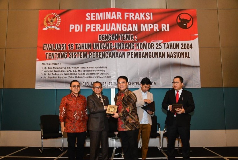 Fraksi PDI Perjuangan MPR RI menggelar diskusi nasional bertajuk 'Evaluasi Kelemahan Undang-Undang Nomor 25 tahun 2004 tentang Sistem Perencanaan Pembangunan Nasional (SPPN), Kamis (5/9). 