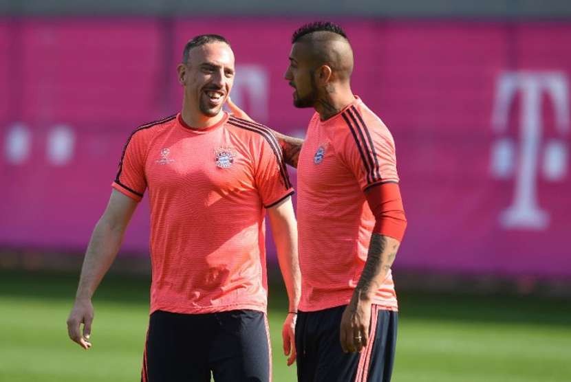 Franck Ribery dan Arturo Vidal.