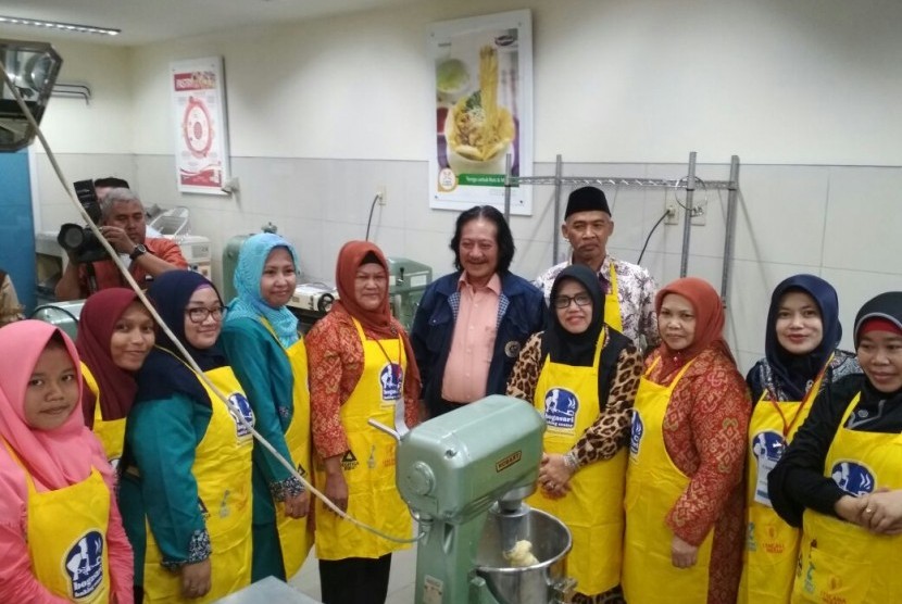 Franky Welirang membuka sekaligus meninjau pelatihan roti, mie, dan jajanan pasar di Bogasari Baking Center (BBC), Tanjung Priok, Jakarta Utara, Selasa (1/8).