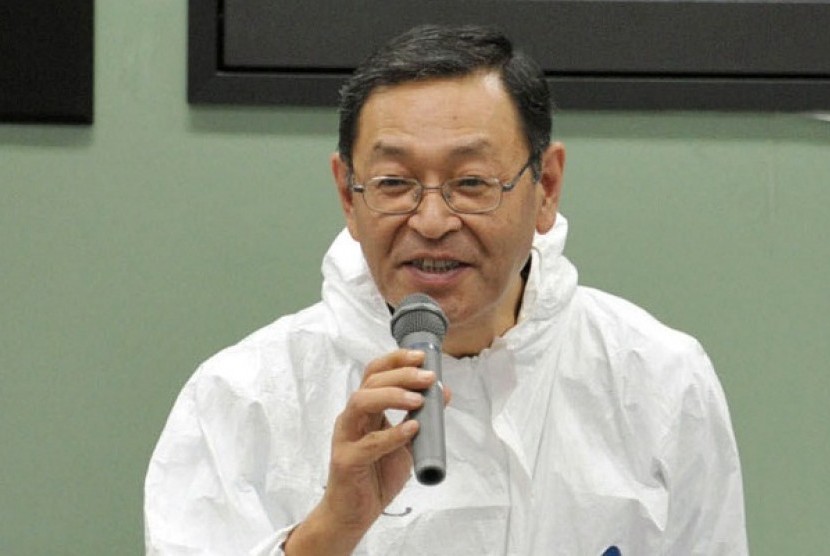 Fukushima Dai-ichi nuclear power plant chief Masao Yoshida speaks at the plant in Okuma town, Fukushima Prefecture, Japan. The 'hero' died of cancer of the esophagus Tuesday morning, July 9, 2013.