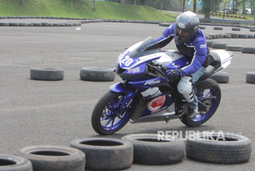 Fun riding competition pada seri perdana Yamaha Sunday Race di tahun 2017 ini yang digelar di Sentul International Circuit, Bogor.
