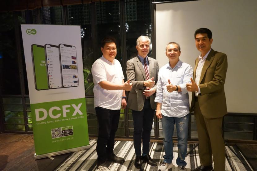 Futures Exchange (JFX)/Bursa Berjangka Jakarta (BBJ) bersama DCFX melakukan tour collaboration literasi di berbagai kota.