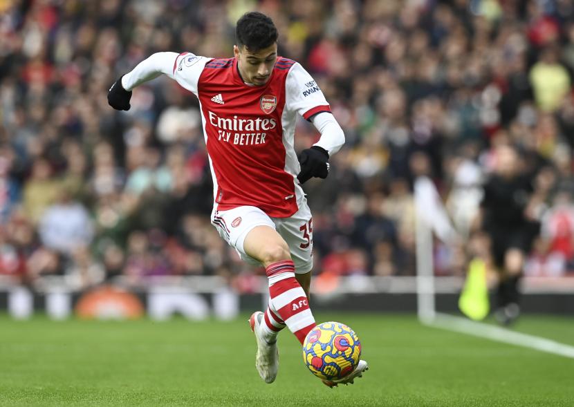 Gabriel Martinelli dari Arsenal beraksi selama pertandingan Liga Premier Inggris antara Arsenal London dan Manchester City di London, Inggris, 01 Januari 2022.